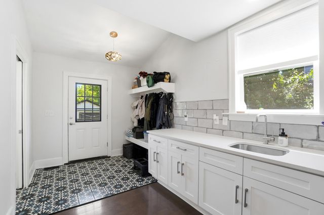 110 N Chase Avenue, Columbus, OH 43204