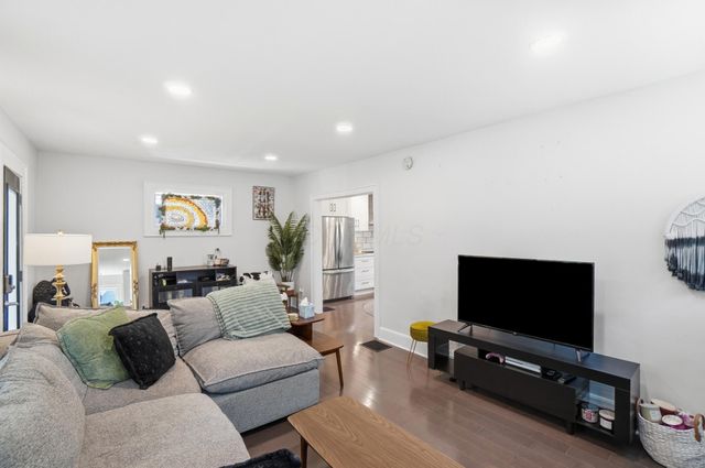 110 N Chase Avenue, Columbus, OH 43204