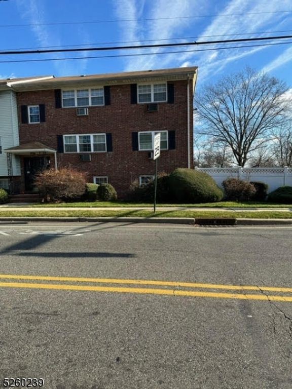 355 Broad St E2, Clifton City, NJ 07013 — photo 2
