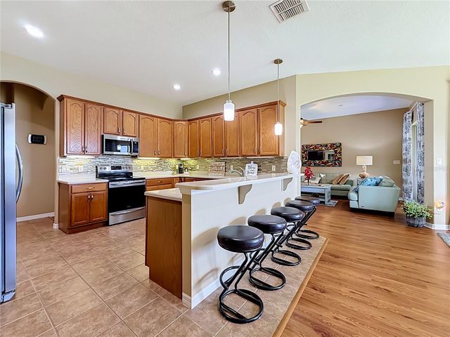 25524 LAUREL VALLEY ROAD, Leesburg, FL 34748