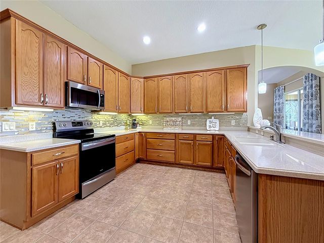 25524 LAUREL VALLEY ROAD, Leesburg, FL 34748