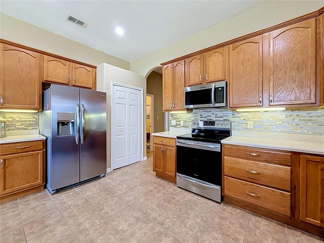 25524 LAUREL VALLEY ROAD, Leesburg, FL 34748