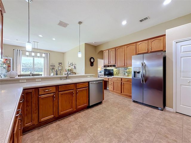 25524 LAUREL VALLEY ROAD, Leesburg, FL 34748