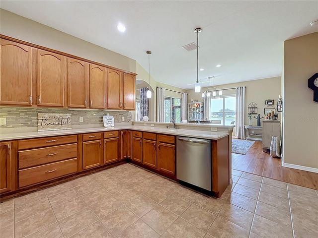 25524 LAUREL VALLEY ROAD, Leesburg, FL 34748