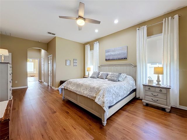 25524 LAUREL VALLEY ROAD, Leesburg, FL 34748