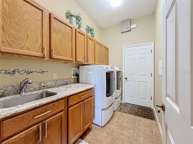 25524 LAUREL VALLEY ROAD, Leesburg, FL 34748