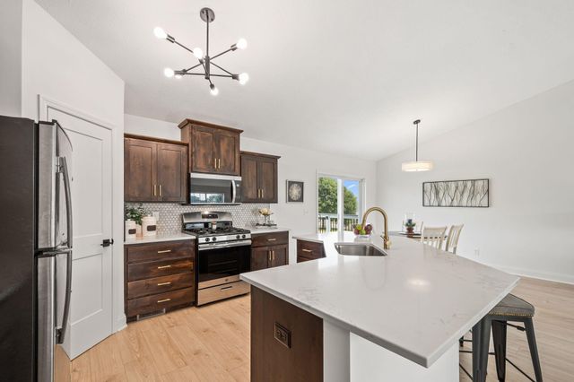 1000 Chestnut Street, Maple Lake, MN 55358