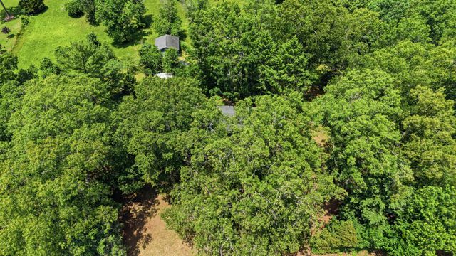 8525 W Crabtree Road, Hixson, TN 37343