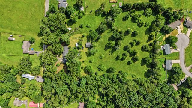 8525 W Crabtree Road, Hixson, TN 37343
