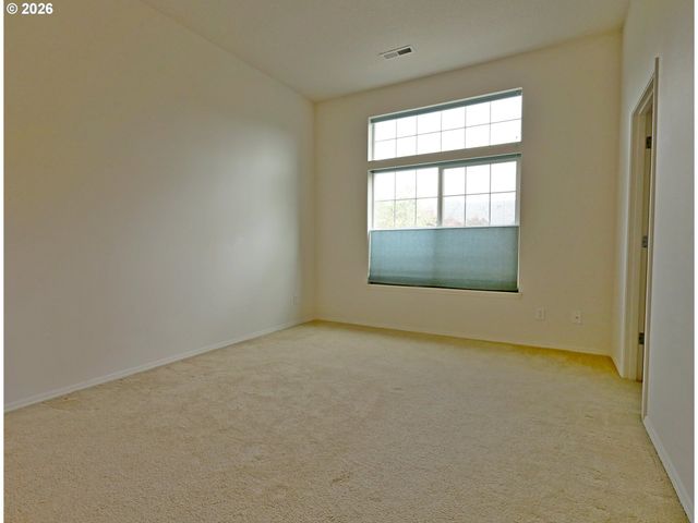 999 Se SACHA Pl, Hillsboro, OR 97123