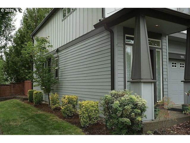 999 Se SACHA Pl, Hillsboro, OR 97123