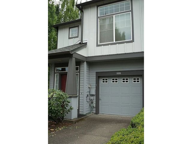 999 Se SACHA Pl, Hillsboro, OR 97123