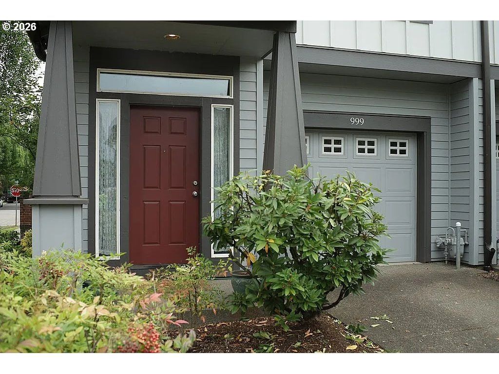 999 Se SACHA Pl, Hillsboro, OR 97123