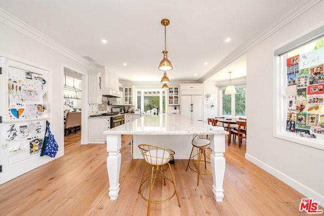 27 Horseshoe Lane, Palos Verdes Peninsula, CA 90274