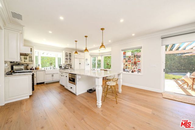 27 Horseshoe Lane, Palos Verdes Peninsula, CA 90274