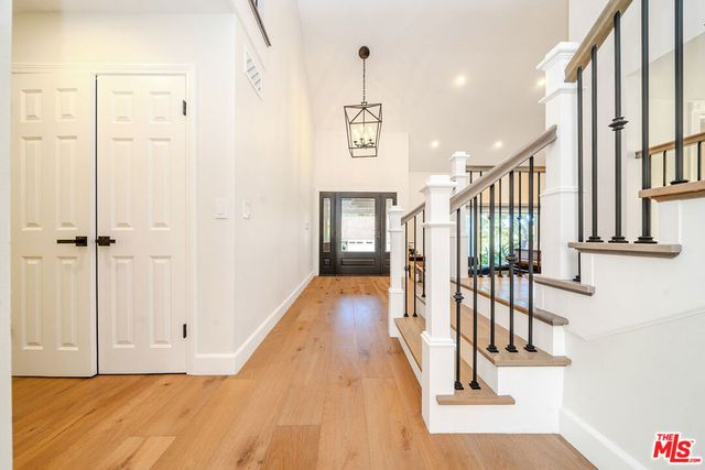 27 Horseshoe Lane, Palos Verdes Peninsula, CA 90274