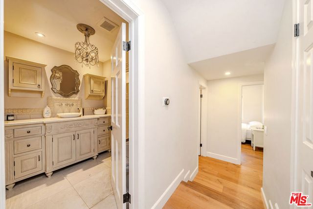 27 Horseshoe Lane, Palos Verdes Peninsula, CA 90274