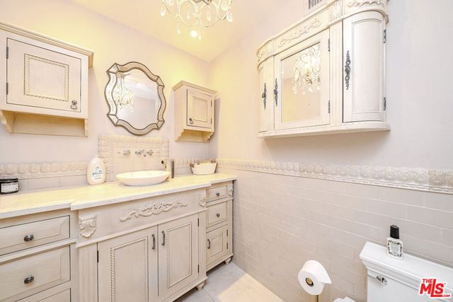 27 Horseshoe Lane, Palos Verdes Peninsula, CA 90274