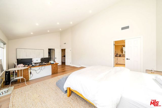 27 Horseshoe Lane, Palos Verdes Peninsula, CA 90274