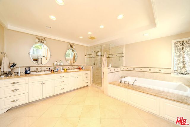 27 Horseshoe Lane, Palos Verdes Peninsula, CA 90274