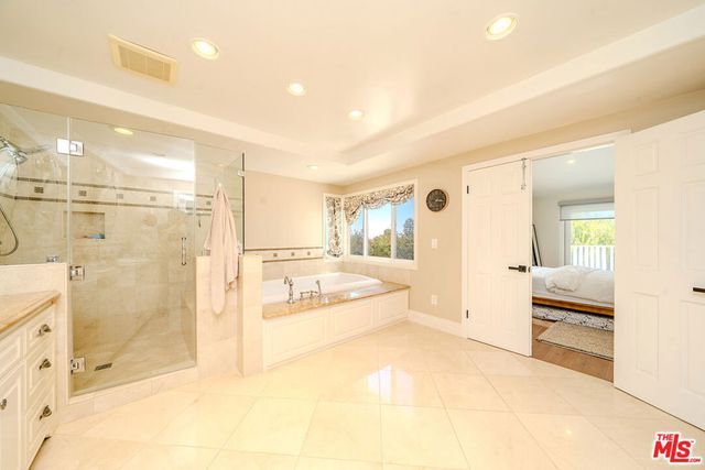 27 Horseshoe Lane, Palos Verdes Peninsula, CA 90274