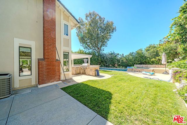 27 Horseshoe Lane, Palos Verdes Peninsula, CA 90274