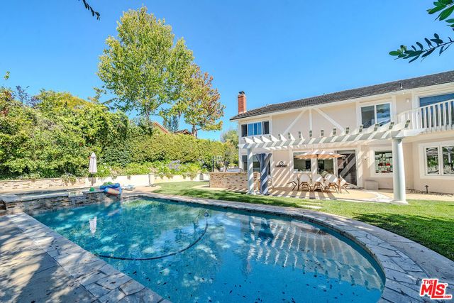 27 Horseshoe Lane, Palos Verdes Peninsula, CA 90274