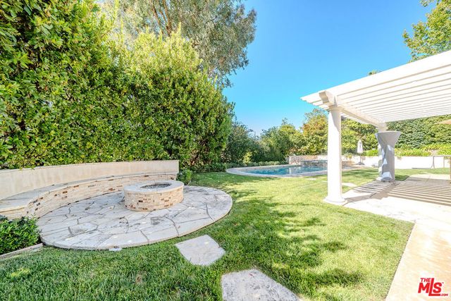 27 Horseshoe Lane, Palos Verdes Peninsula, CA 90274