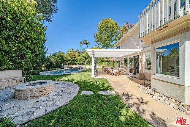 27 Horseshoe Lane, Palos Verdes Peninsula, CA 90274