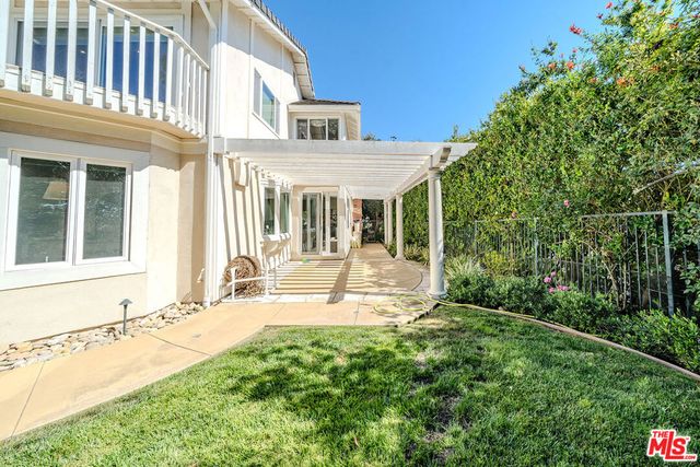 27 Horseshoe Lane, Palos Verdes Peninsula, CA 90274
