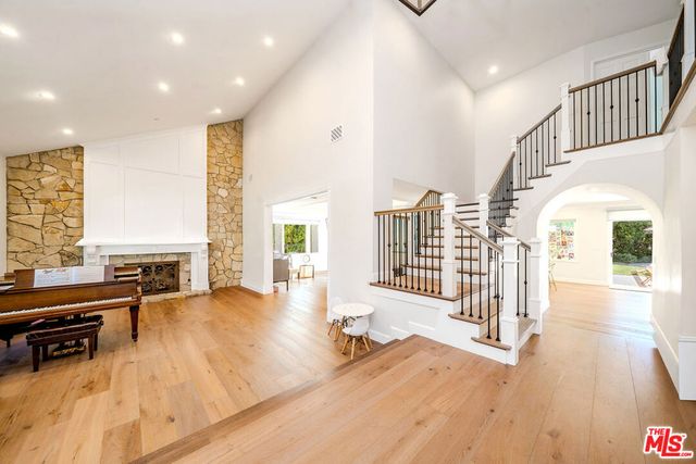 27 Horseshoe Lane, Palos Verdes Peninsula, CA 90274