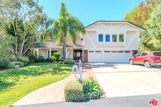 27 Horseshoe Lane, Palos Verdes Peninsula, CA 90274