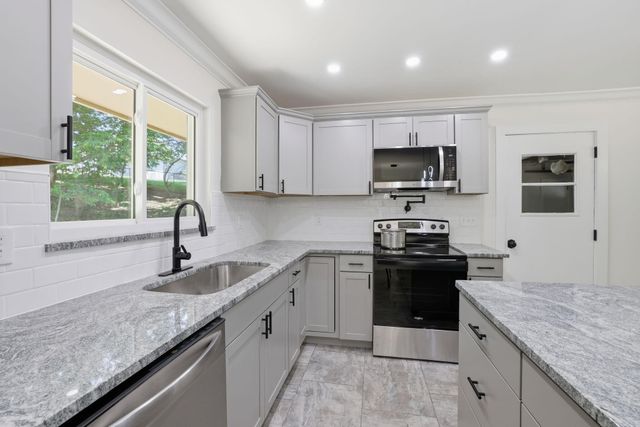 3208 Kings Point Road, Chattanooga, TN 37416