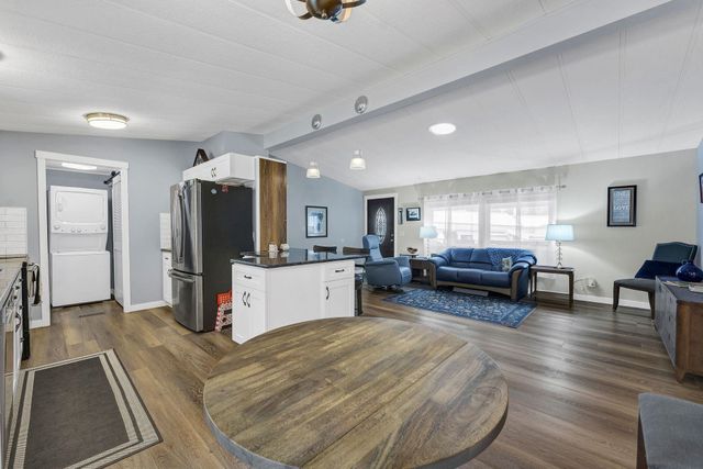3231 W BOONE Ave, Spokane, WA 99201