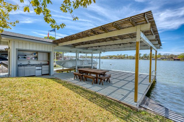 3600 Packsaddle DR, Horseshoe Bay, TX 78657