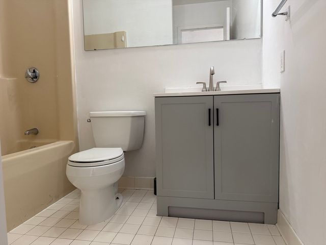100 W Squantum St 516, Quincy, MA 02171