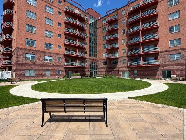 100 W Squantum St 516, Quincy, MA 02171