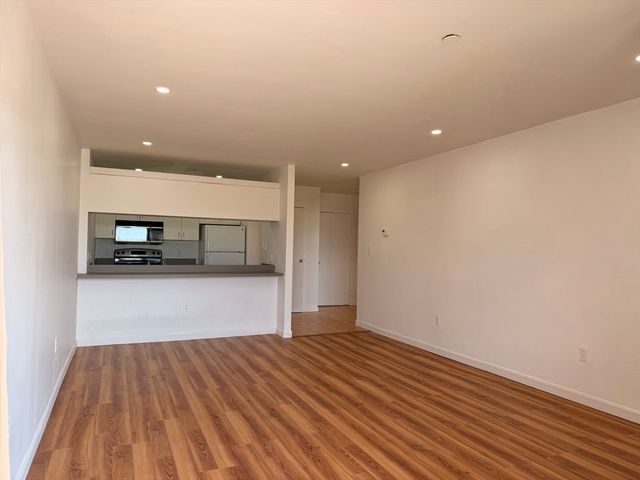 100 W Squantum St 516, Quincy, MA 02171