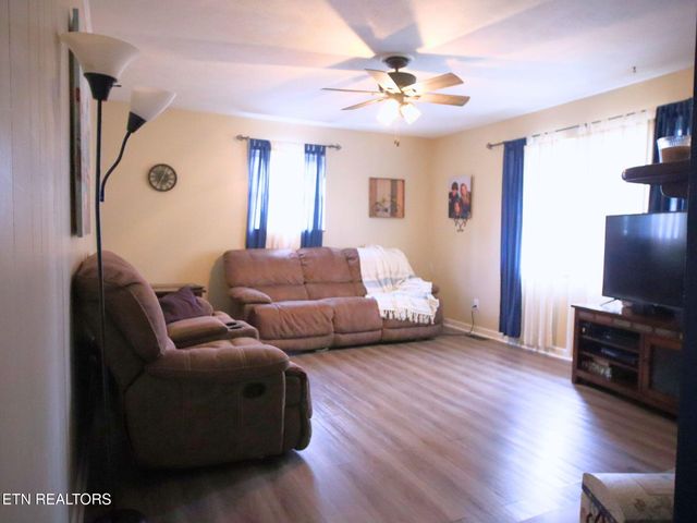 6109 Ricky Allen Rd, Corryton, TN 37721