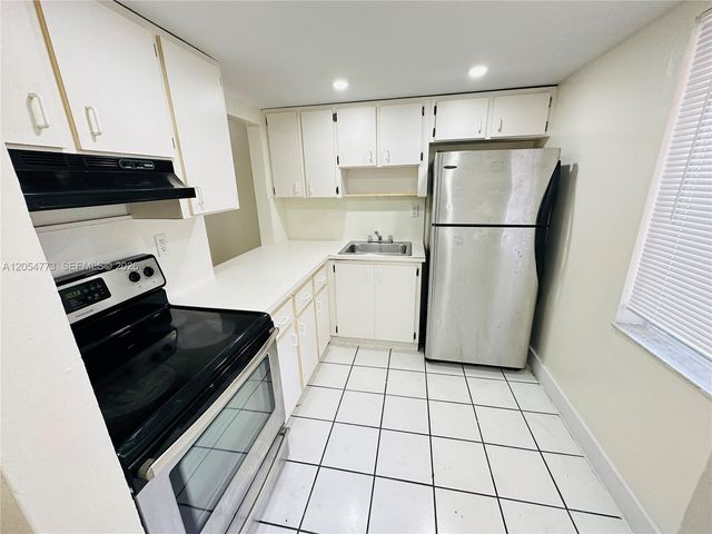 505 NW 177th St 131, Miami Gardens, FL 33169