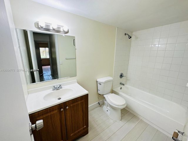 505 NW 177th St 131, Miami Gardens, FL 33169