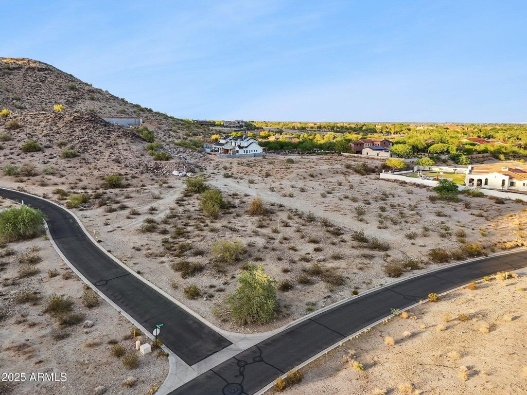 3249 W HIGHLANDS Drive, Buckeye, AZ 85396 — photo 5