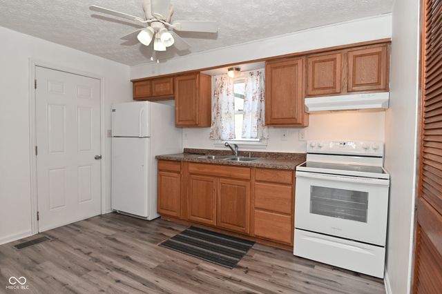 6166 Vigo Drive, Clayton, IN 46118
