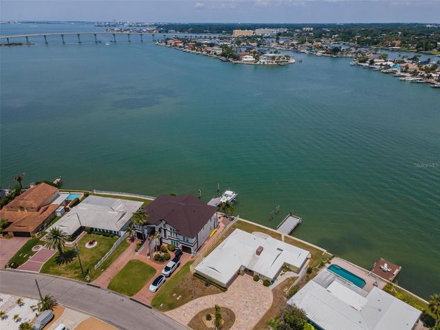 516 HARBOR DRIVE N, Indian Rocks Beach, FL 33785