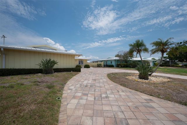 516 HARBOR DRIVE N, Indian Rocks Beach, FL 33785