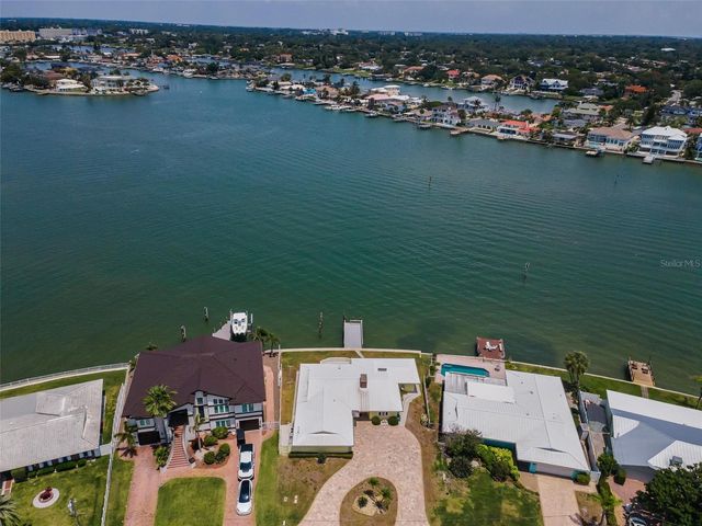 516 HARBOR DRIVE N, Indian Rocks Beach, FL 33785
