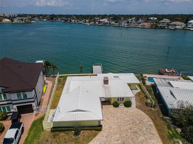 516 HARBOR DRIVE N, Indian Rocks Beach, FL 33785