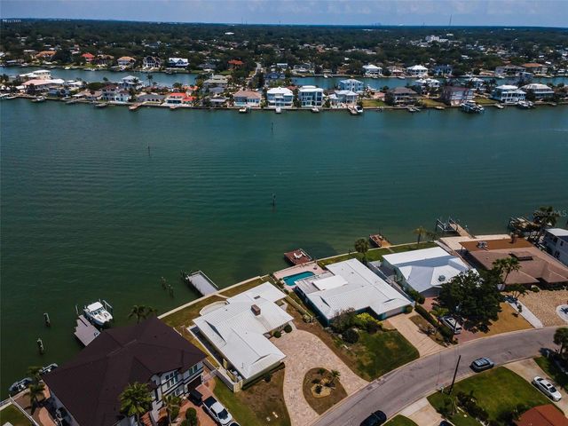 516 HARBOR DRIVE N, Indian Rocks Beach, FL 33785