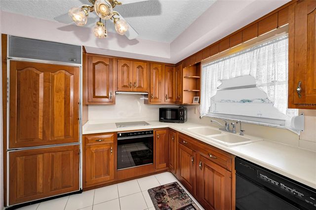 516 HARBOR DRIVE N, Indian Rocks Beach, FL 33785