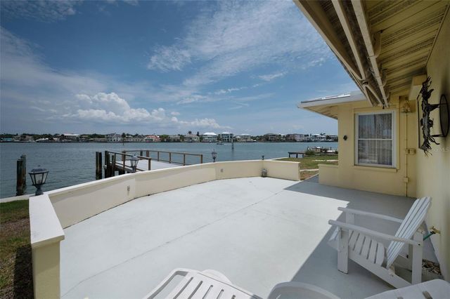 516 HARBOR DRIVE N, Indian Rocks Beach, FL 33785